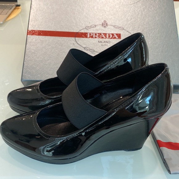Prada Calzature Donna Black Patent Leather heels - Picture 3 of 6